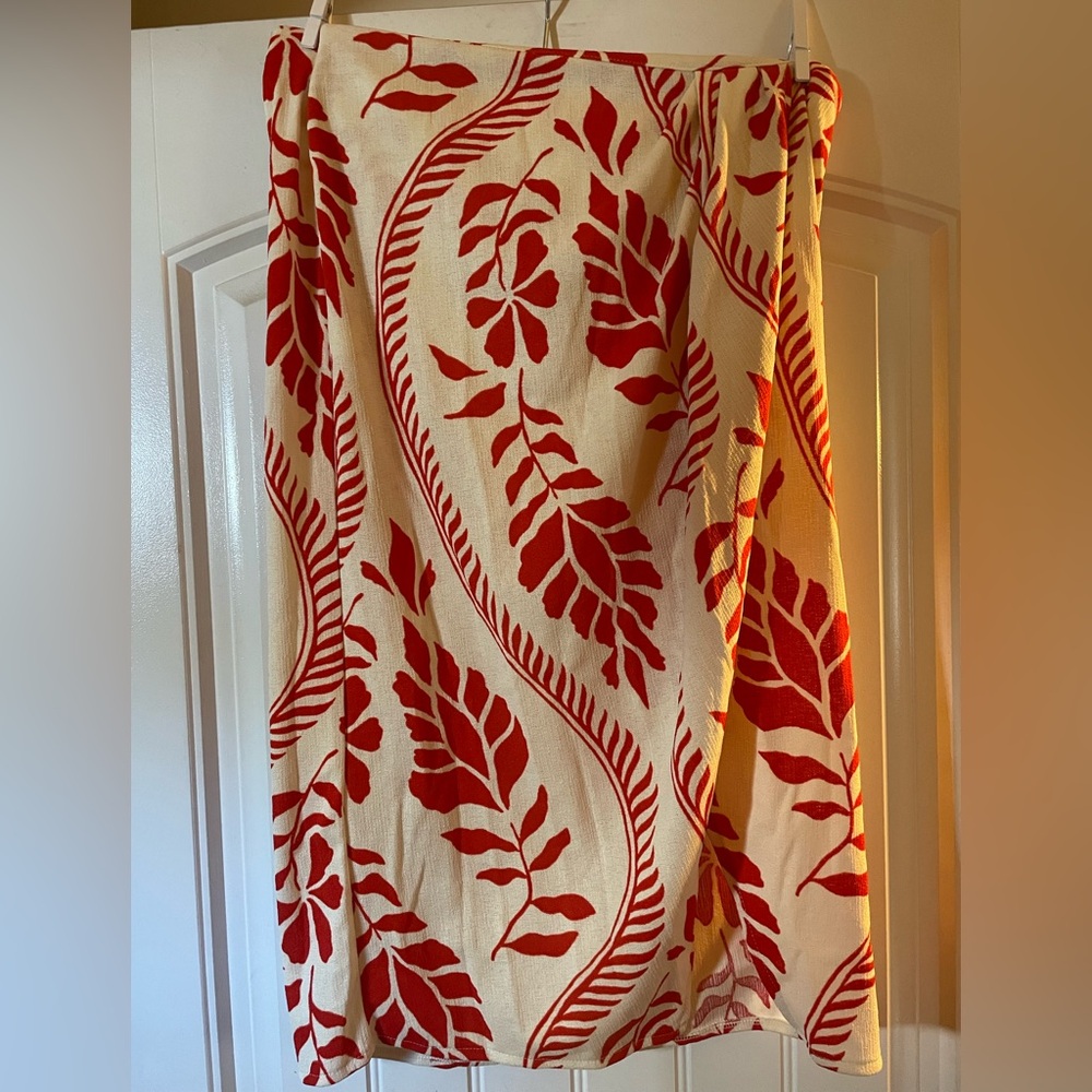 H&M Red and Cream Leaf Patterned skirt with wrap pleat